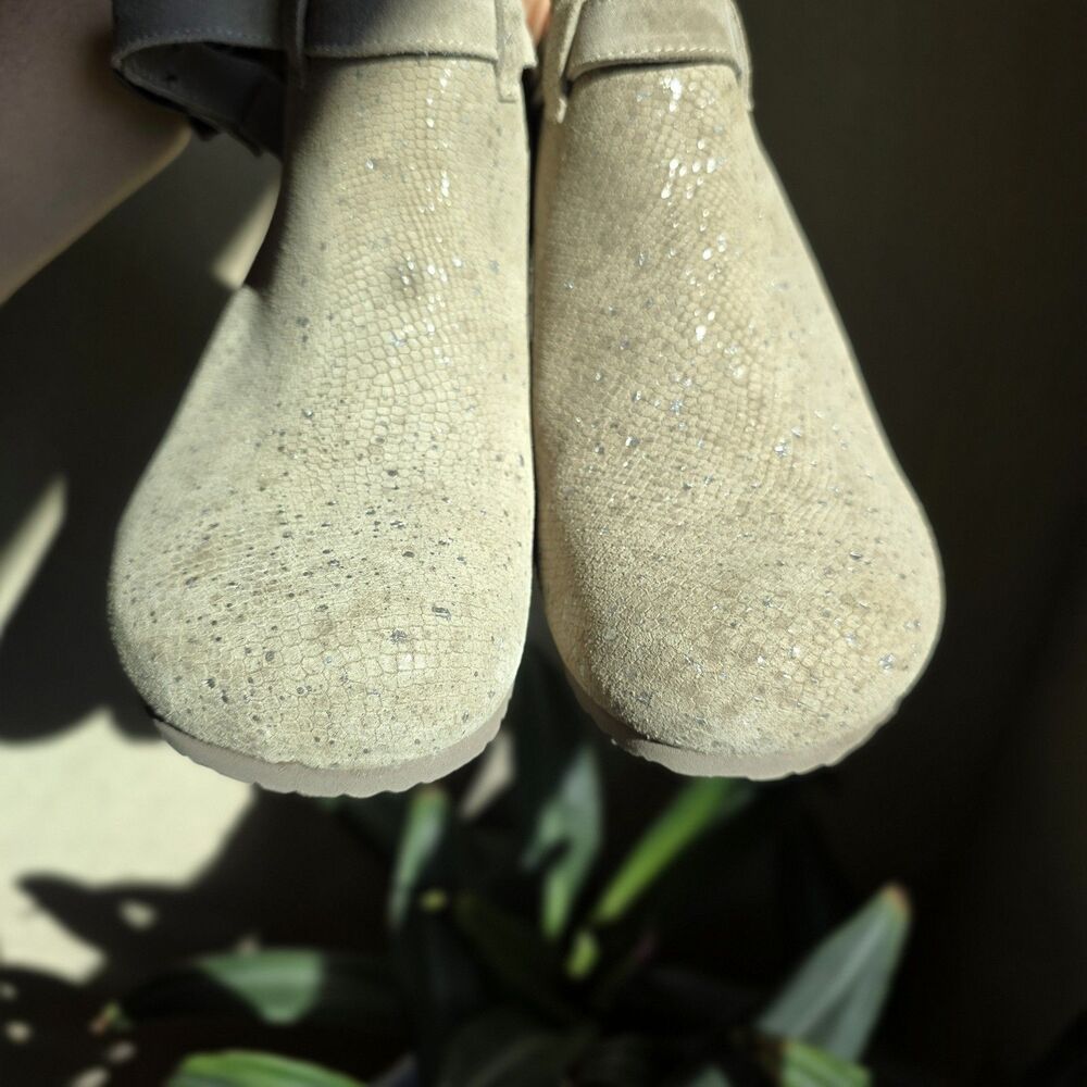 Papillio By Birkenstock Esra Embossed Beige Suede Leather Wedge Clog Size 39 (8) - Picture 4 of 8